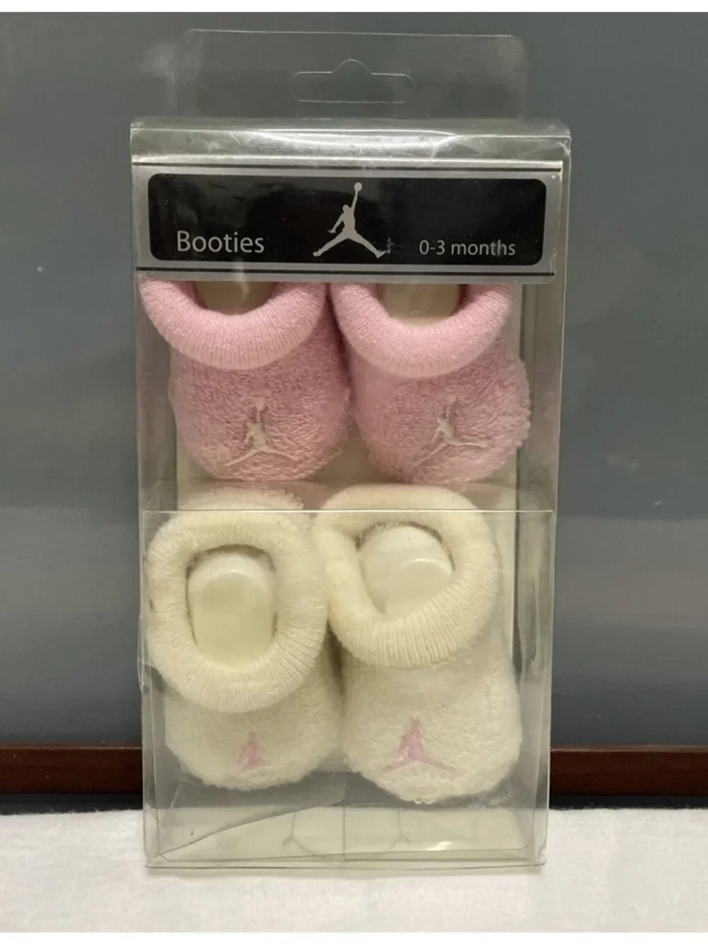 Air Jordan Nike Newborn Infant Vintage Girls 0-3 Months Logo Booties Socks 2 ct